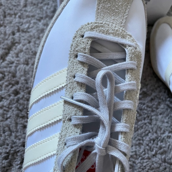 NEW Authentic Adidas Women’s Athletic Shoes Size 9 - Picture 3 of 16